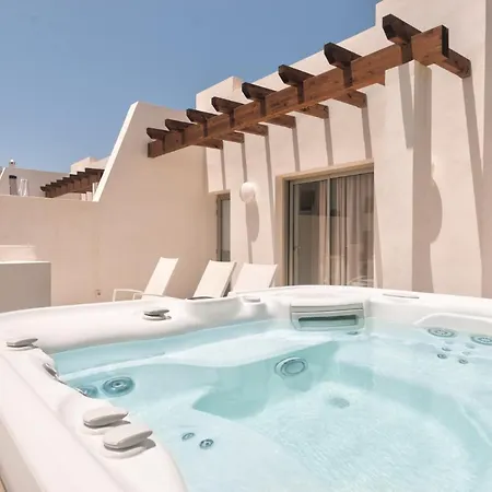 Bentor 3-1 Penthouse Jacuzzi Pool View 3b